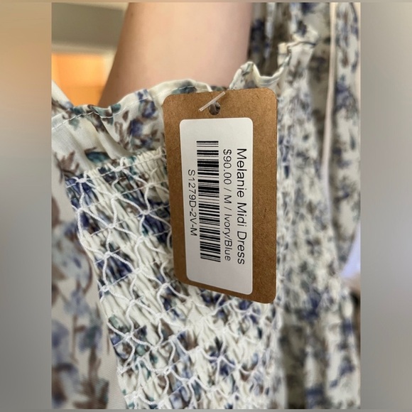 Vestique Ruffled Midi Dress - Picture 4 of 4